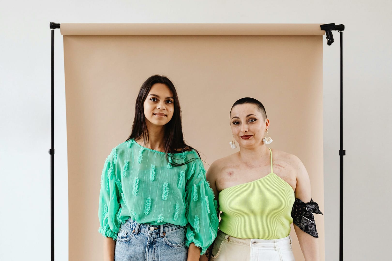 Kostenloses Stock Foto zu frauen, hübsch, lächeln